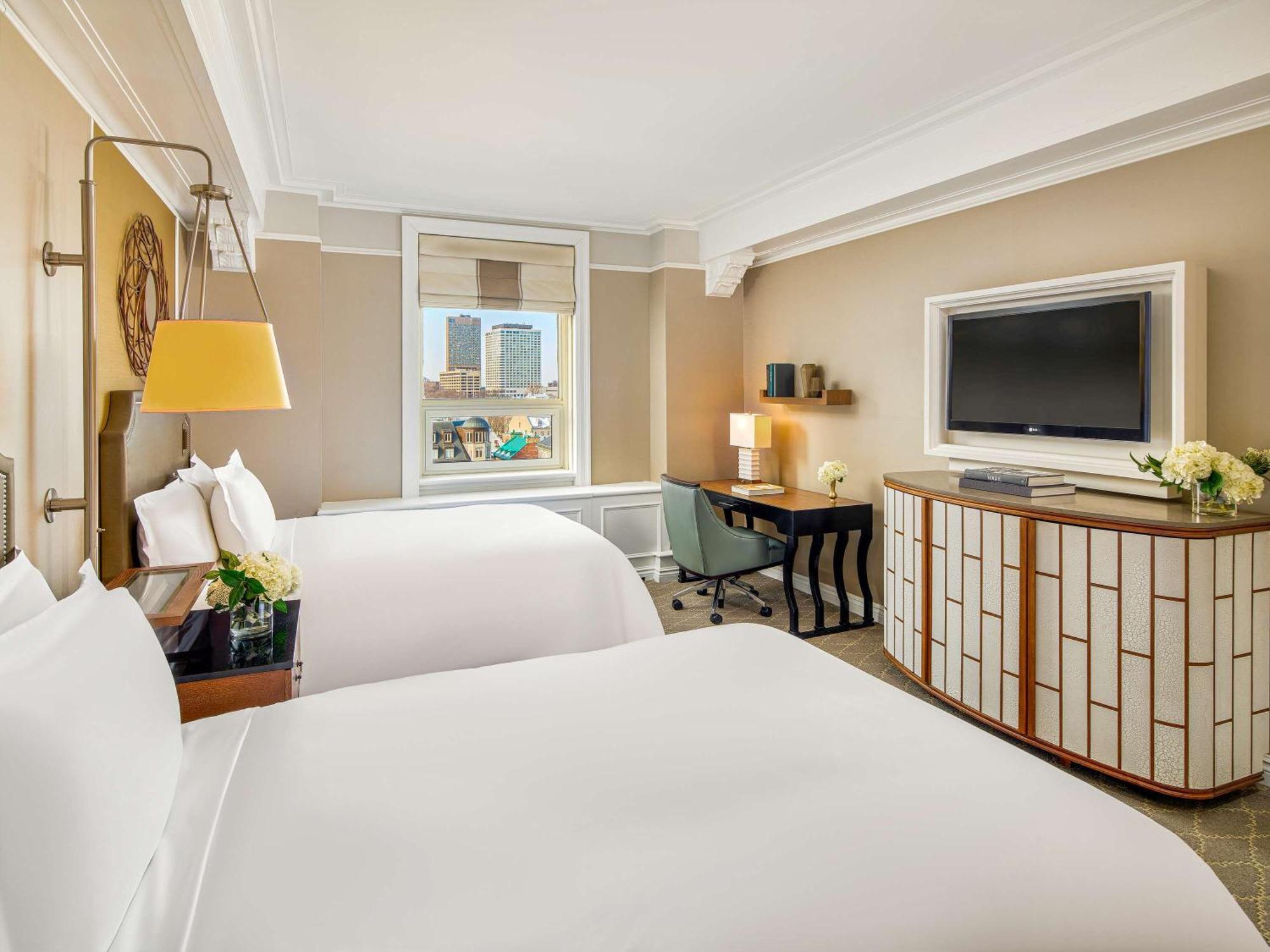 Fairmont Le Chateau Frontenac Quebeque Exterior foto A guest room at the hotel