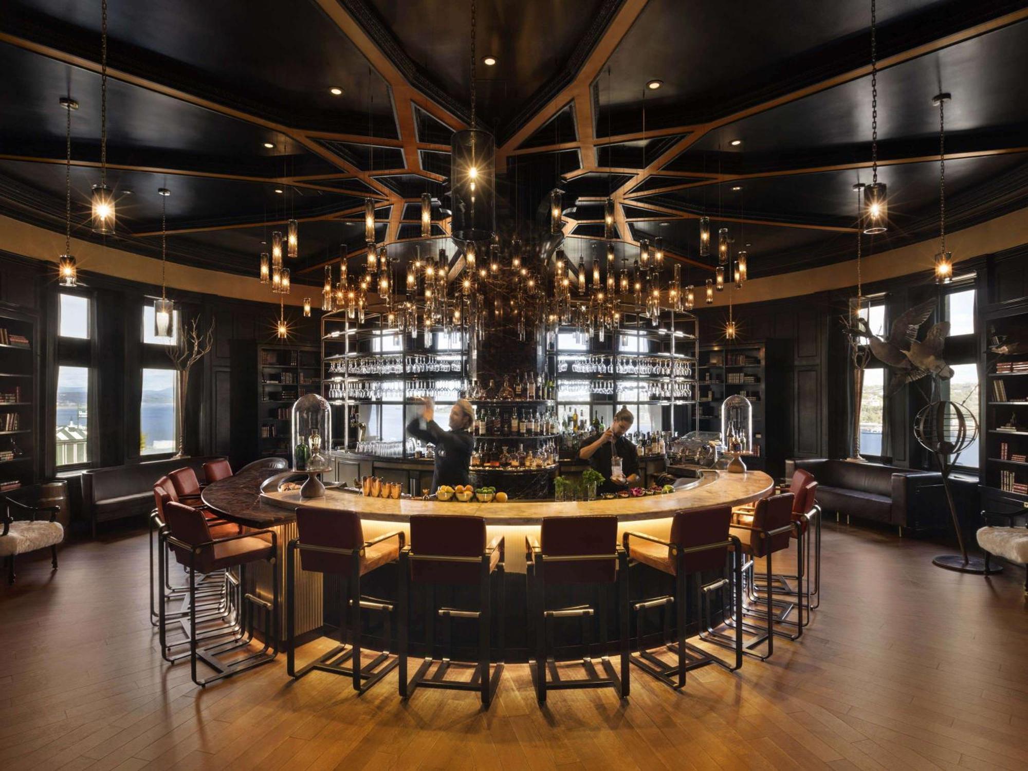 Fairmont Le Chateau Frontenac Quebeque Exterior foto The bar at the restaurant