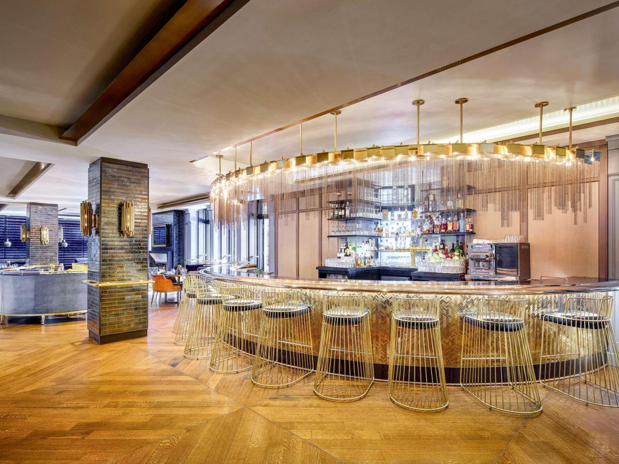Fairmont Le Chateau Frontenac Quebeque Exterior foto The bar at the restaurant