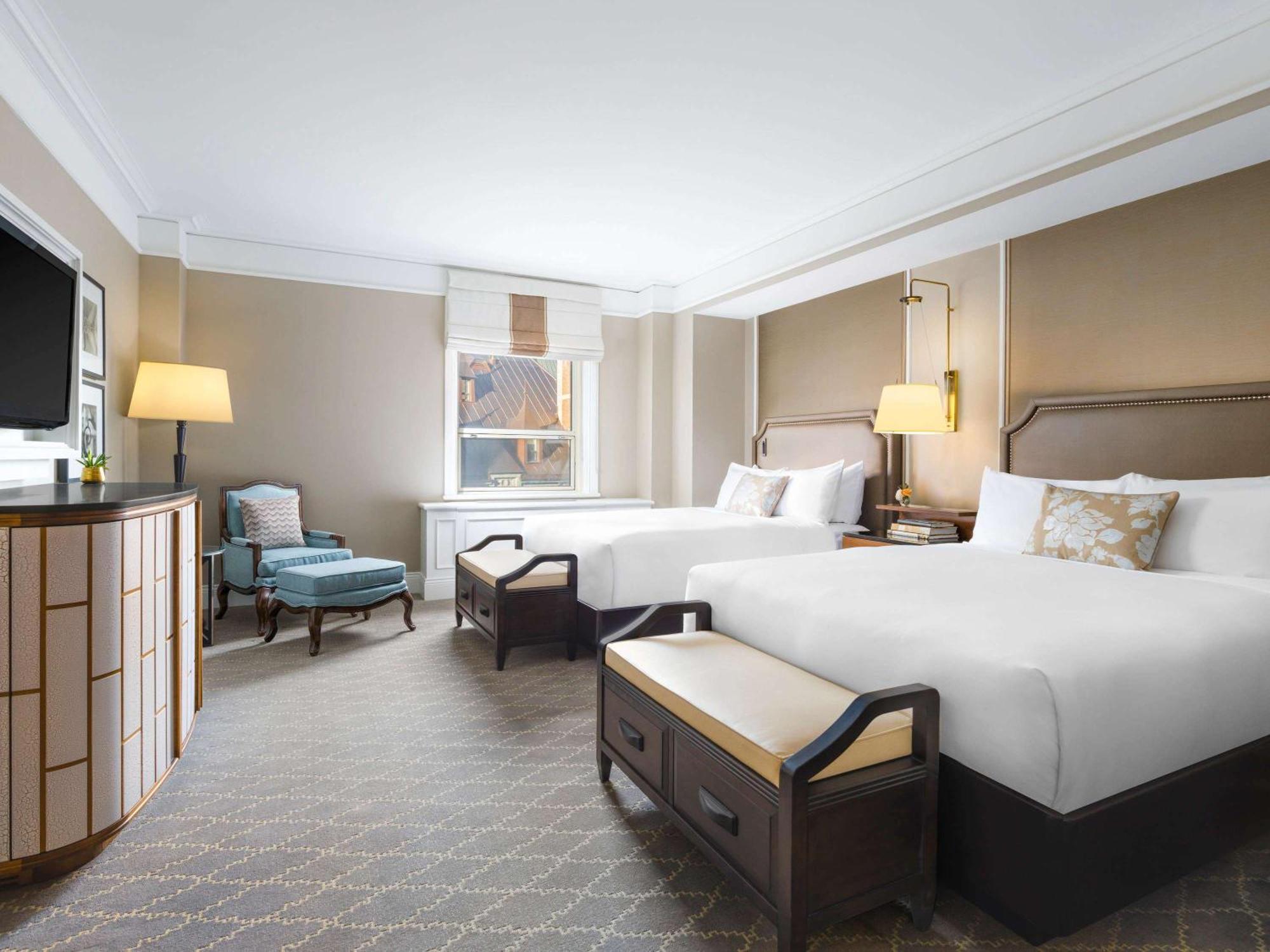 Fairmont Le Chateau Frontenac Quebeque Exterior foto A guest room at The St. Regis New York
