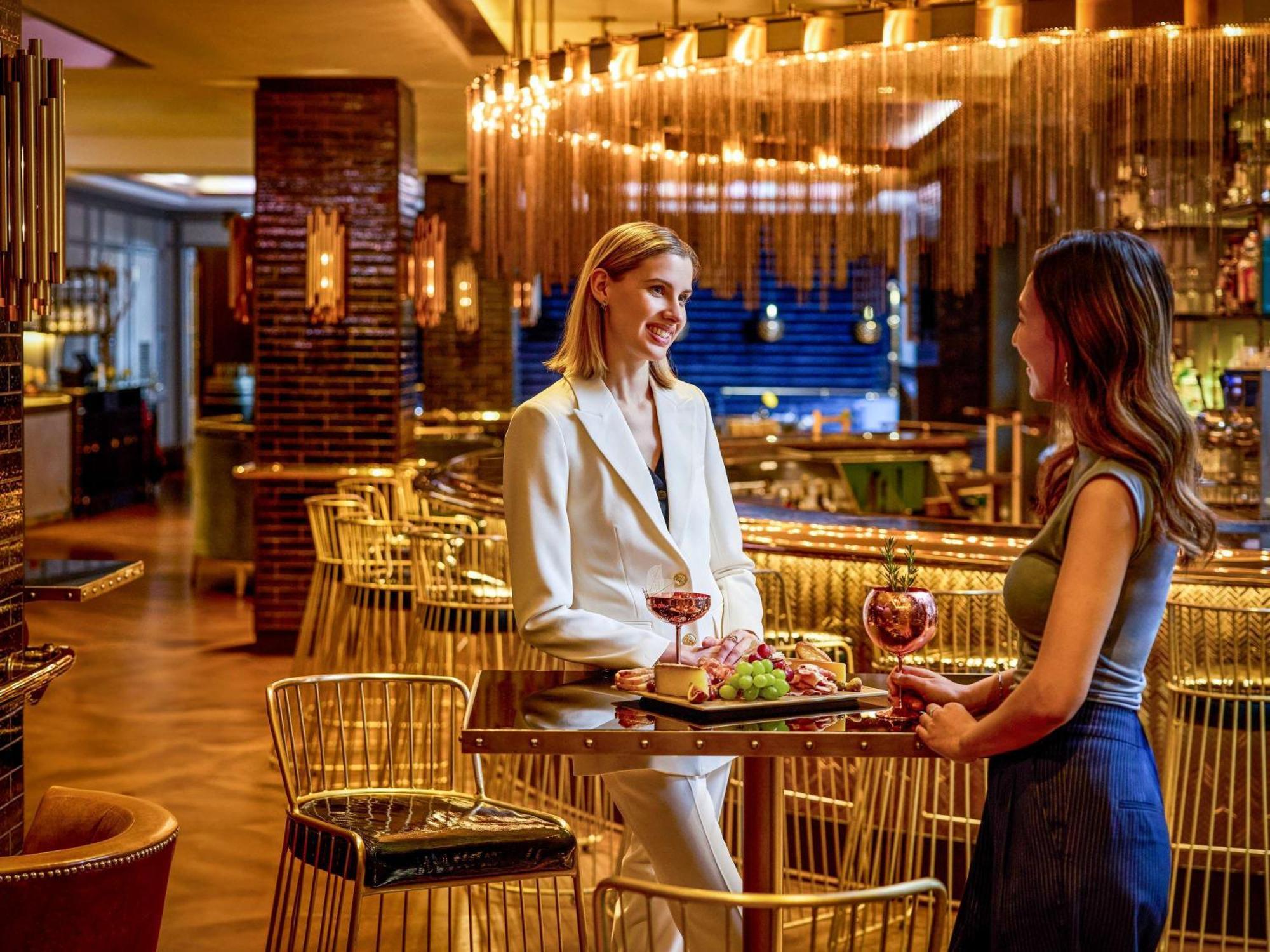 Fairmont Le Chateau Frontenac Quebeque Exterior foto The Bar
