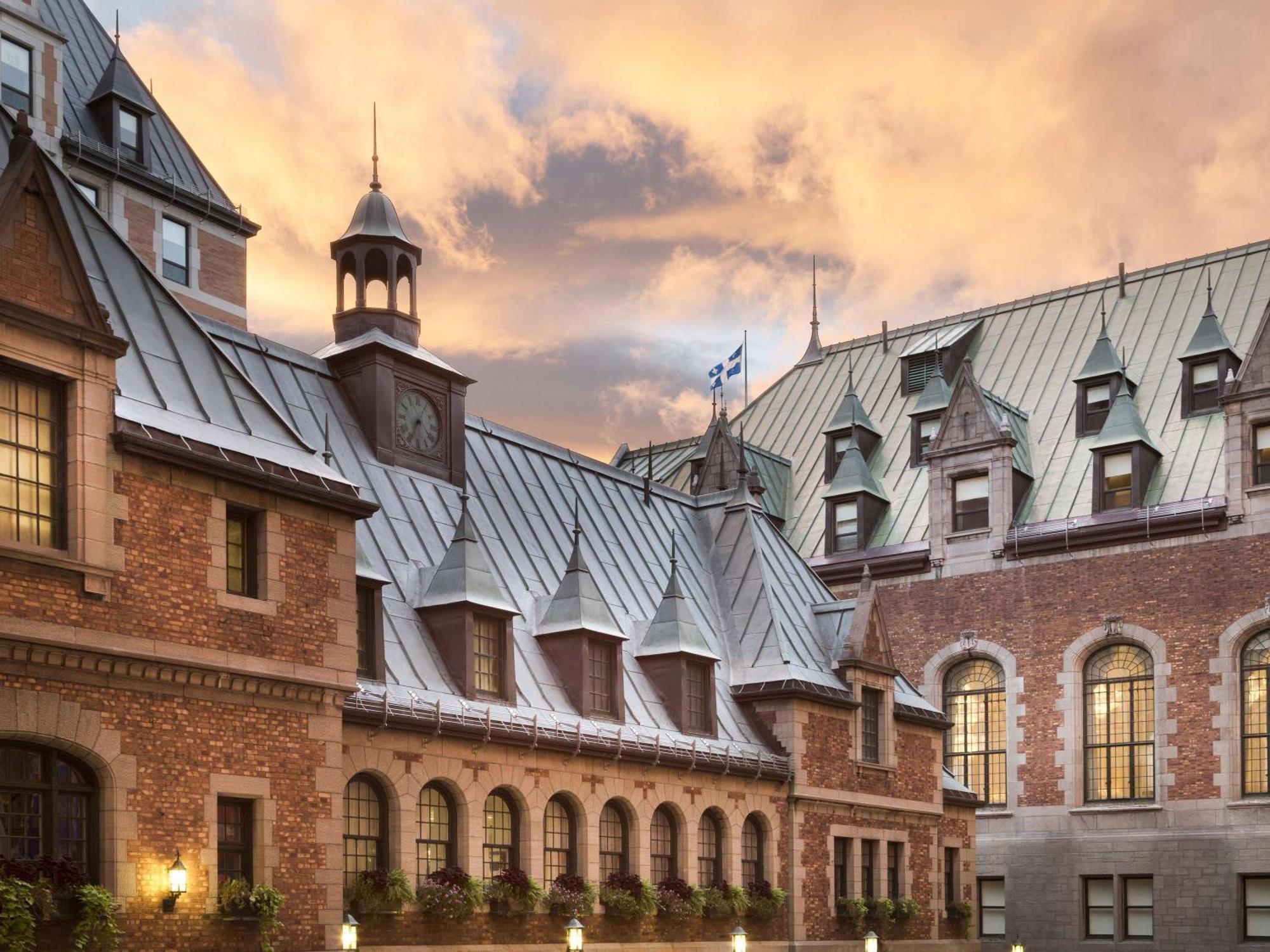Fairmont Le Chateau Frontenac Quebeque Exterior foto The Hotel's courtyard